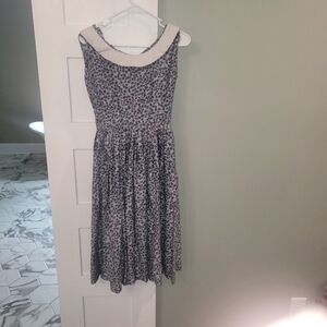 Beautiful Vintage Homemade Peterpan Collar, Pleated flair buttons & zipper dress